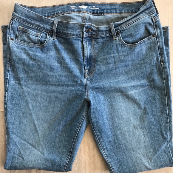 Ladies Old Navy Straight Leg Jean Size 12 - Picture 1 of 4